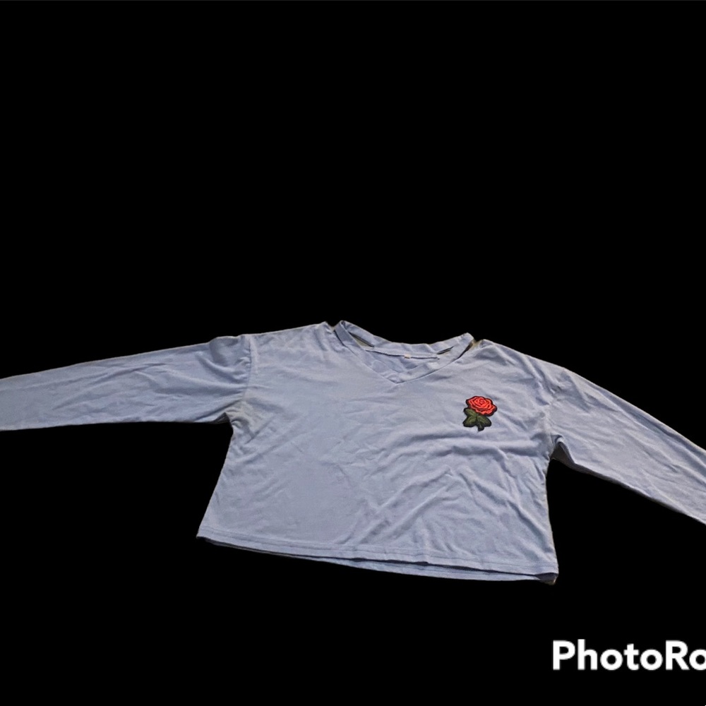Long sleeve crop top with rose patch